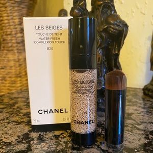 CHANEL Les Beige Touché De Teint Water Fresh Complexion Touch. B20.